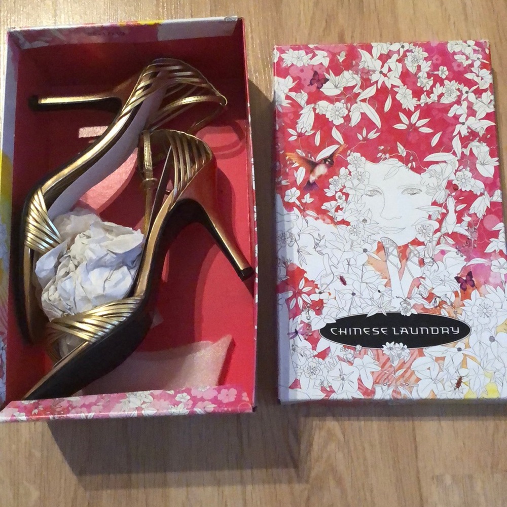 Women’s Chinese laundry 7.5m heels